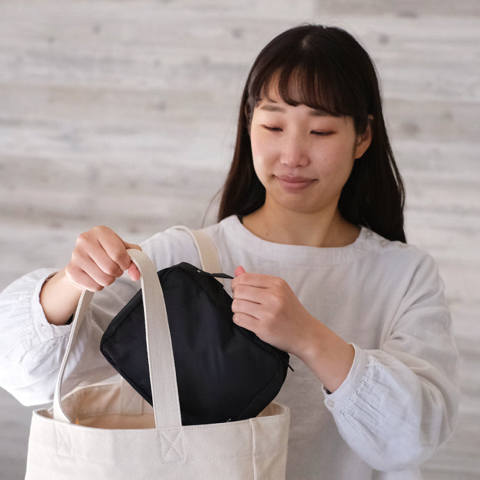 【見直し価格】ナイロントラベルポーチ